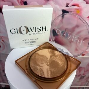Huda Beauty Glowish Soft Radiance Bronzer - 01 Light (SOLD OUT ONLINE)
